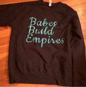 Babes Build Empires Sz S crewneck